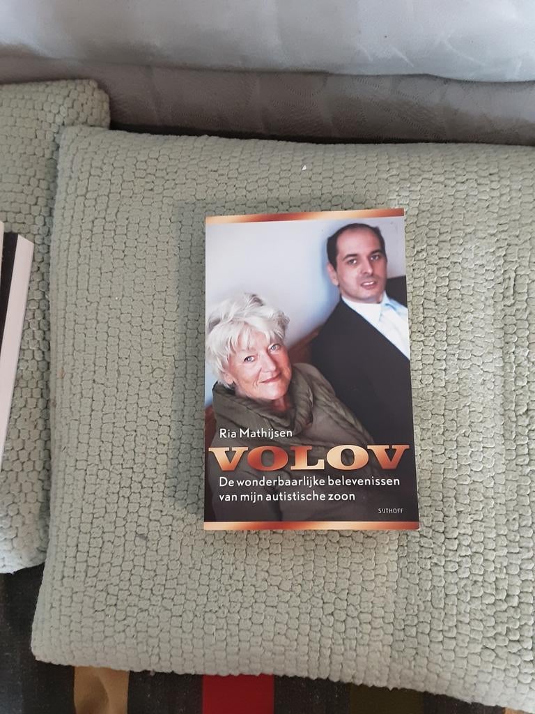 Ria Mathijsen---Volov    literatuur, Ria Mathijsen, Ophalen of Verzenden, Zo goed als nieuw, Nederland