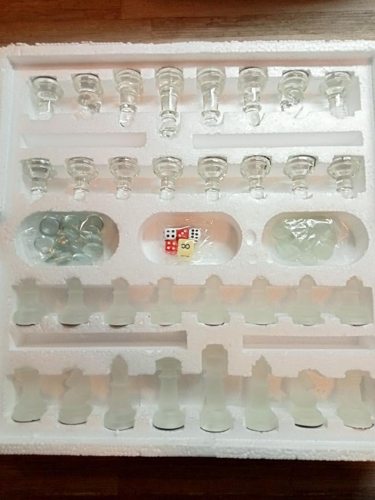 Schaakspel en Backgammon van glas, Een of twee spelers, Ophalen, Gebruikt