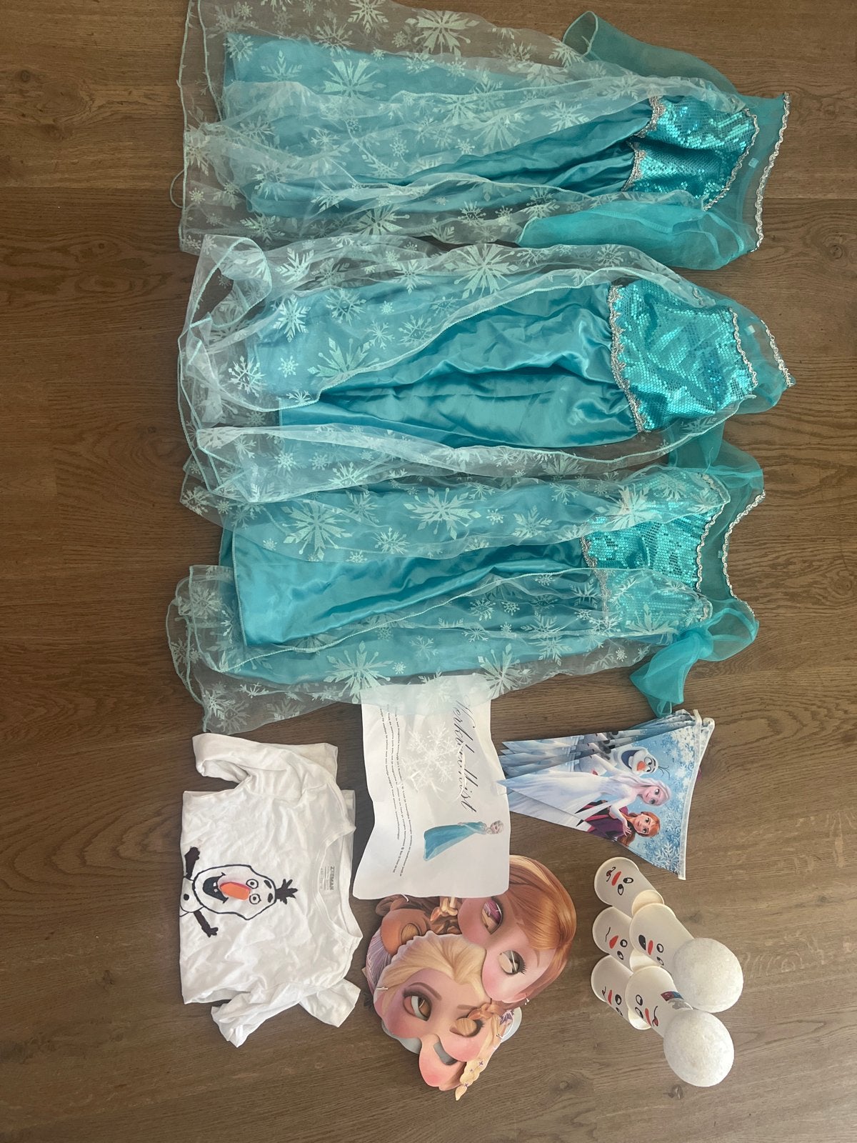 Groot Frozen Feestpakket: Jurken, Slingers, Maskers & Spel, Ophalen of Verzenden, Gebruikt, 110 t/m 116, Meisje