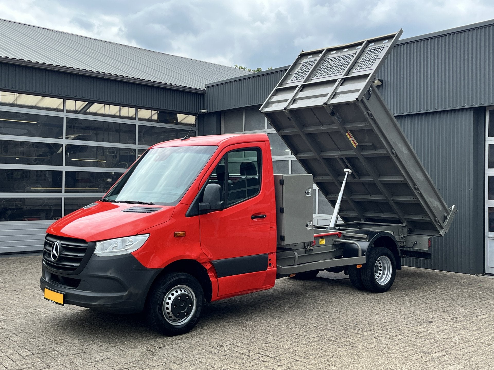 Mercedes-Benz Sprinter 514 2.2 CDI Kipper Airco Trekhaak 350, Auto's, Bestelauto's, Achterwielaandrijving, Gebruikt, Zwart, Start-stop-systeem