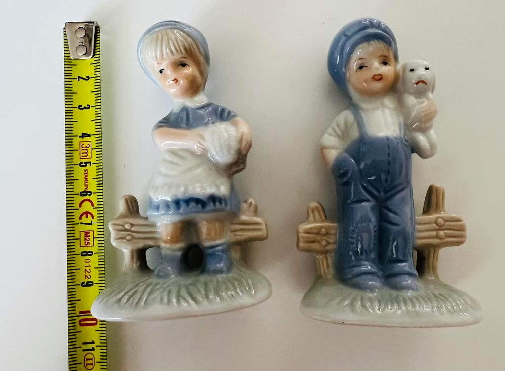 2 porseleinen beeldjes Meisje en Jongen, Ophalen of Verzenden, Zo goed als nieuw, Mens