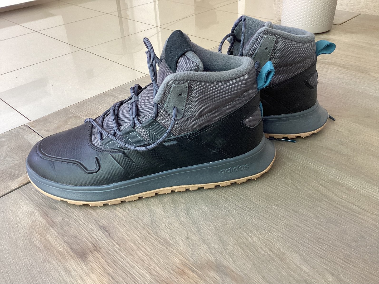 Nieuwe Adidas schoenen maat 42.5 – €50, Ophalen of Verzenden, Nieuw, Schoenen