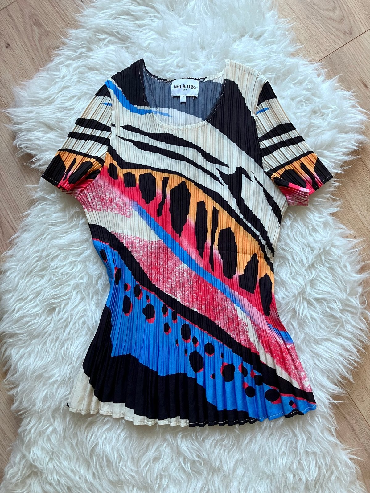 Leo & Ugo Multi Color Plissé Top Maat 36 (S), Kleding | Dames, Tops, Zo goed als nieuw, Maat 36 (S), Overige kleuren, Korte mouw