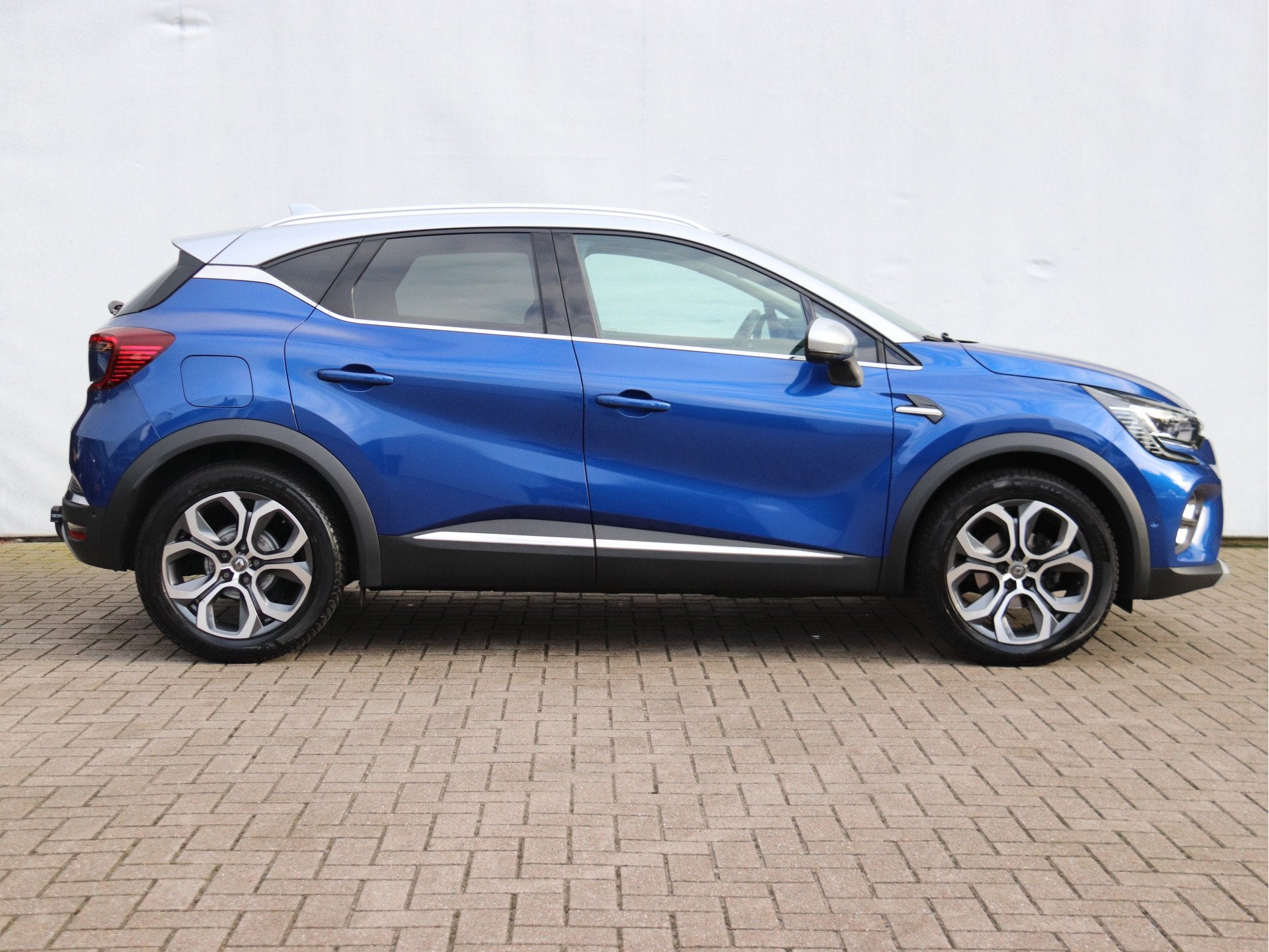 Renault Captur 1.3 TCe 130 Edition One EDC AUTOMAAT / 360 CA, Gebruikt, Euro 6, 4 cilinders, Blauw
