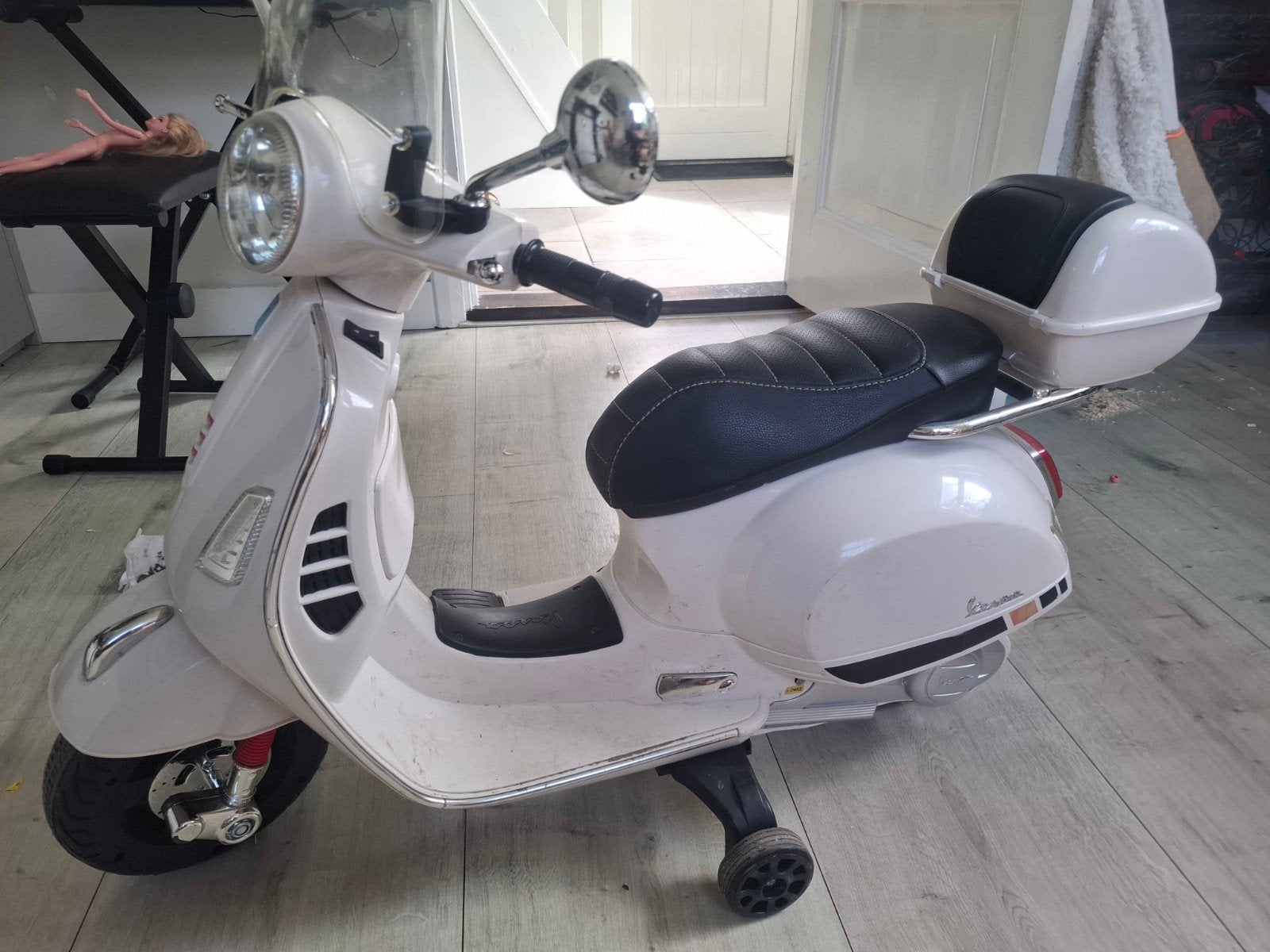 Elektrische kinder scooter - Vespa look, Ophalen, Gebruikt, Overige typen