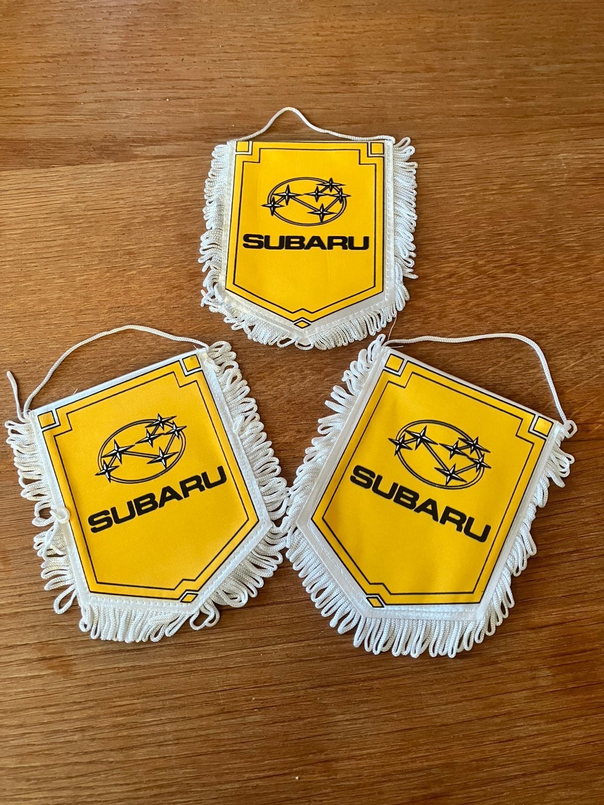 3 x vaantje autovaantje subaru  vlaggetje vintage, Ophalen of Verzenden, Zo goed als nieuw, Auto's