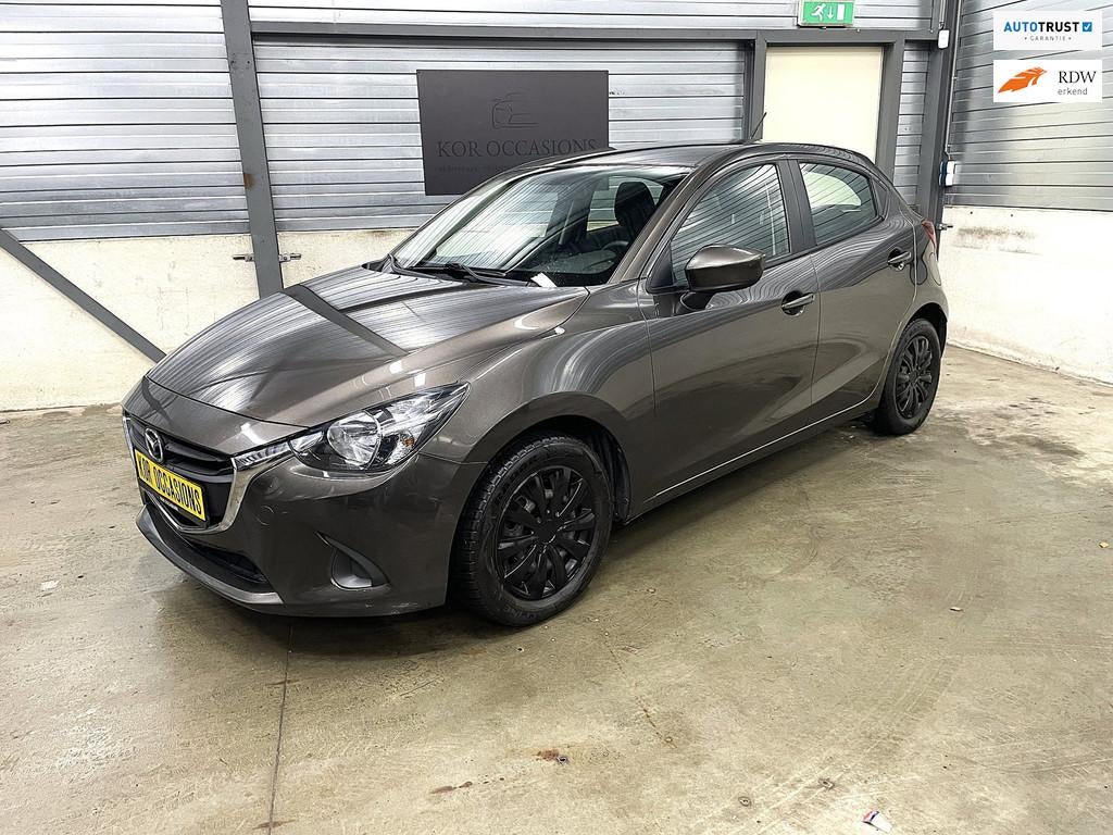 Mazda 2 1.5 Skyactiv-G S trekhaak cruise control carplay, Stof, Gebruikt, 4 cilinders, Origineel Nederlands