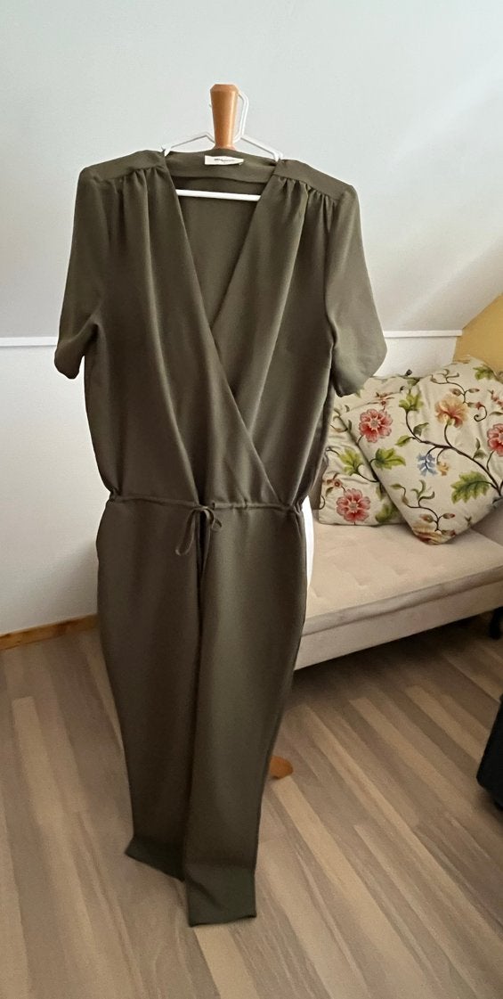 🛍️Modström Jumpsuit - Olijfgroen - Maat S (m), Kleding | Dames, Ophalen of Verzenden, Zo goed als nieuw, Maat 36 (S), Modstrom