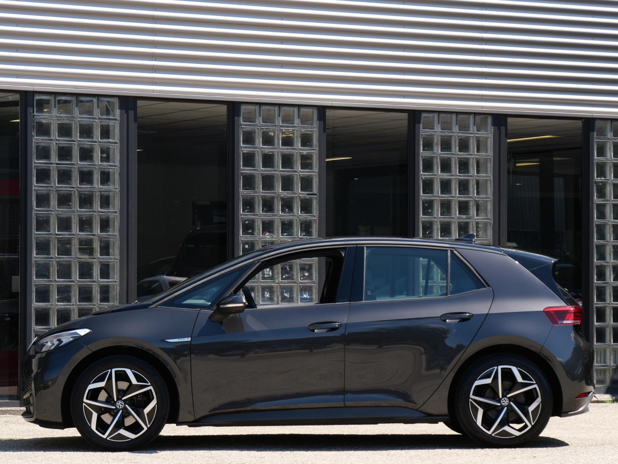 Volkswagen ID.3 77 kWh PRO S/ 360 CAMERA/ WARMTEPOMP/ ASSI, Auto's, Automaat, 1828 kg, Achterwielaandrijving, Gebruikt