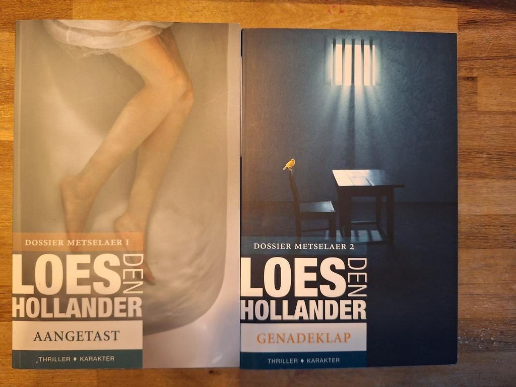 Aangetast en Genadeklap, Ophalen, Gelezen, Loes den Hollander
