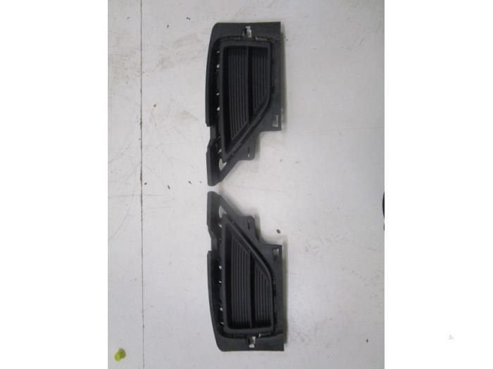 VW Golf Sportsvan 510 Rooster Inleg Voorbumper (510853211B), Ophalen of Verzenden, Gebruikt, Bumper