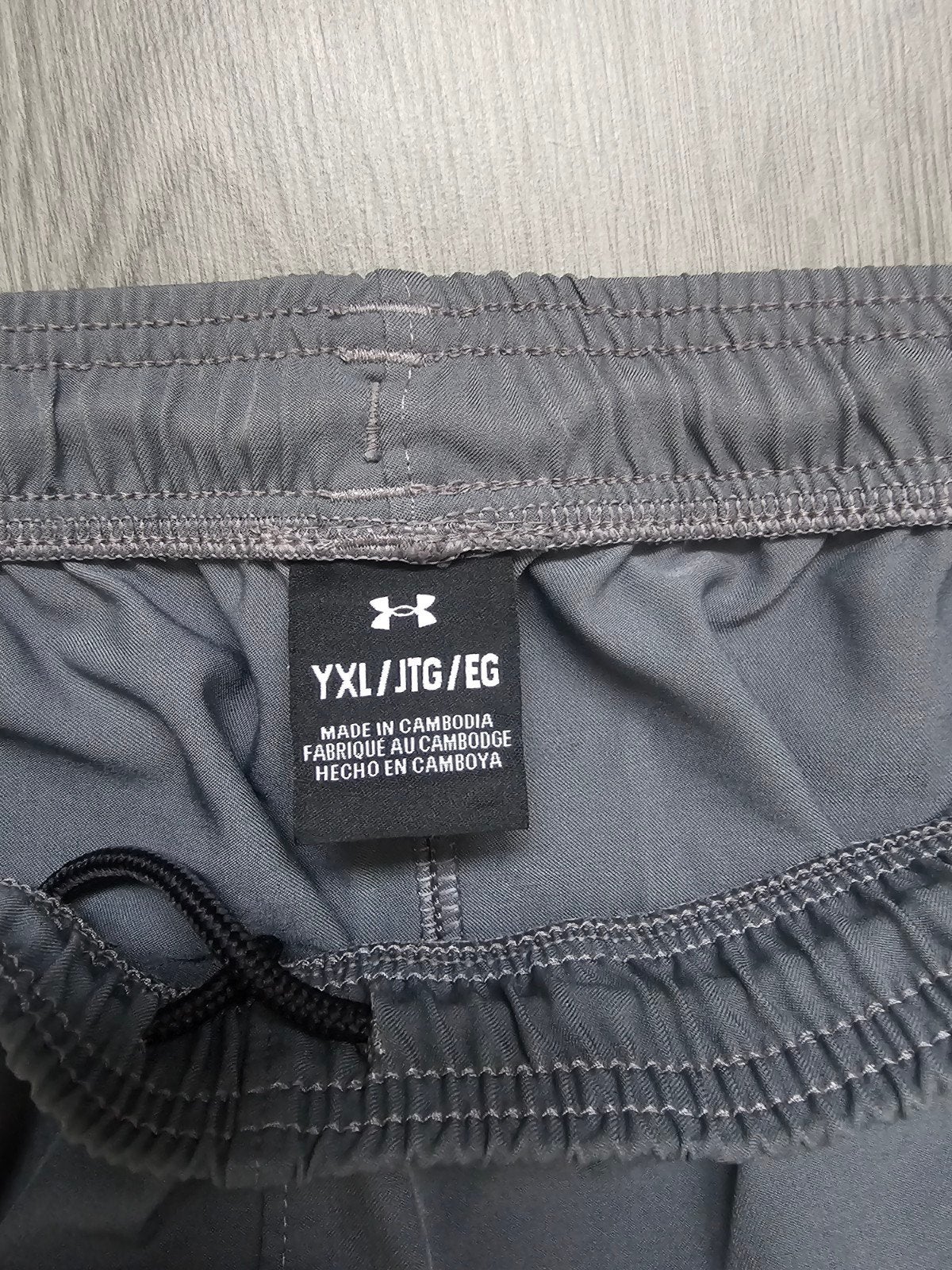 Under Armour sportjas en sportbroek - Grijs, Ophalen, Maat 48/50 (M), Under Armour, Zo goed als nieuw
