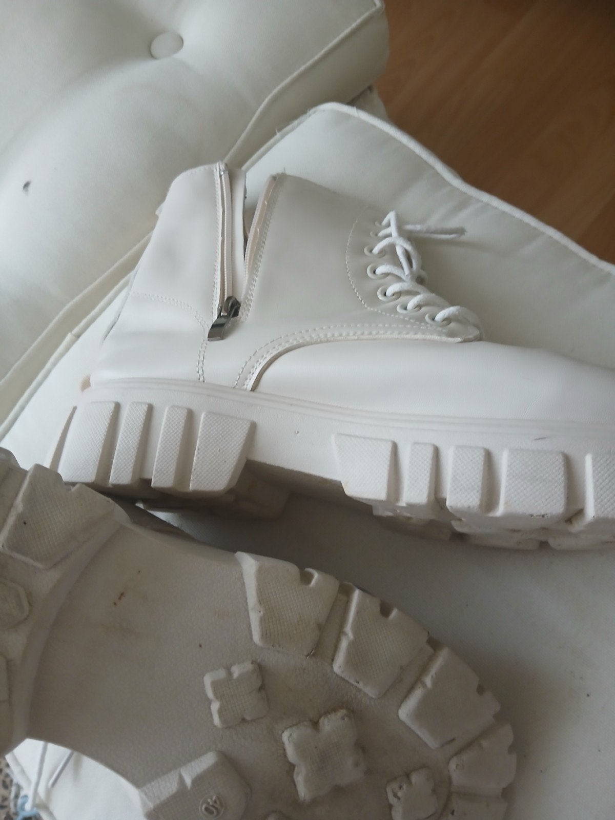 Witte chunky laarzen met veters en rits, Kleding | Dames, Wit, Lage of Enkellaarzen, Ophalen of Verzenden, Onbekend