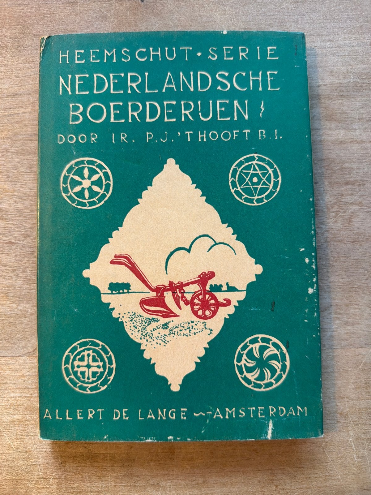 Nederlandse Boerderijen - Ir. P.J. 't Hooft (1945), Ophalen of Verzenden, 20e eeuw of later, Gelezen