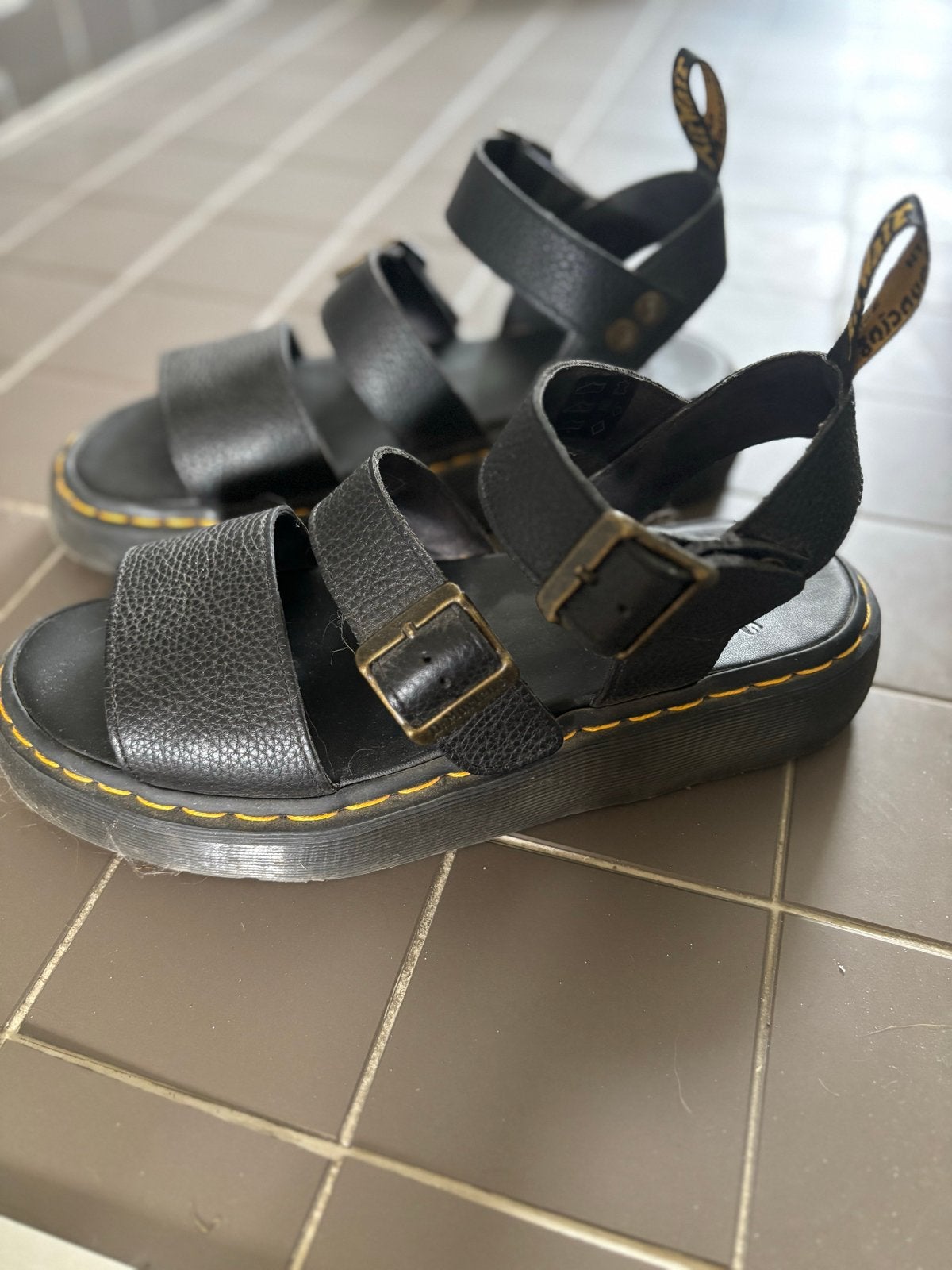 Dr. Martens  sandalen - Zwart - Maat 43, Ophalen, Zwart, Sandalen of Muiltjes, Zo goed als nieuw