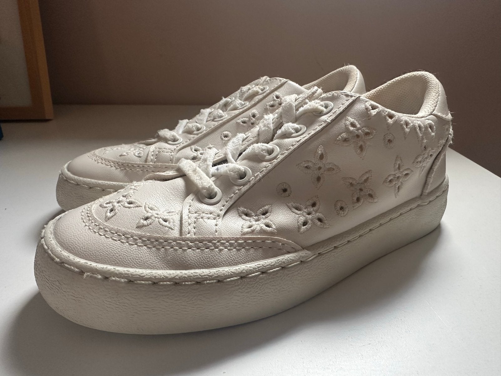 Zara witte sneakers voor meisjes - Maat 30, Ophalen of Verzenden, Zo goed als nieuw, Meisje, Schoenen