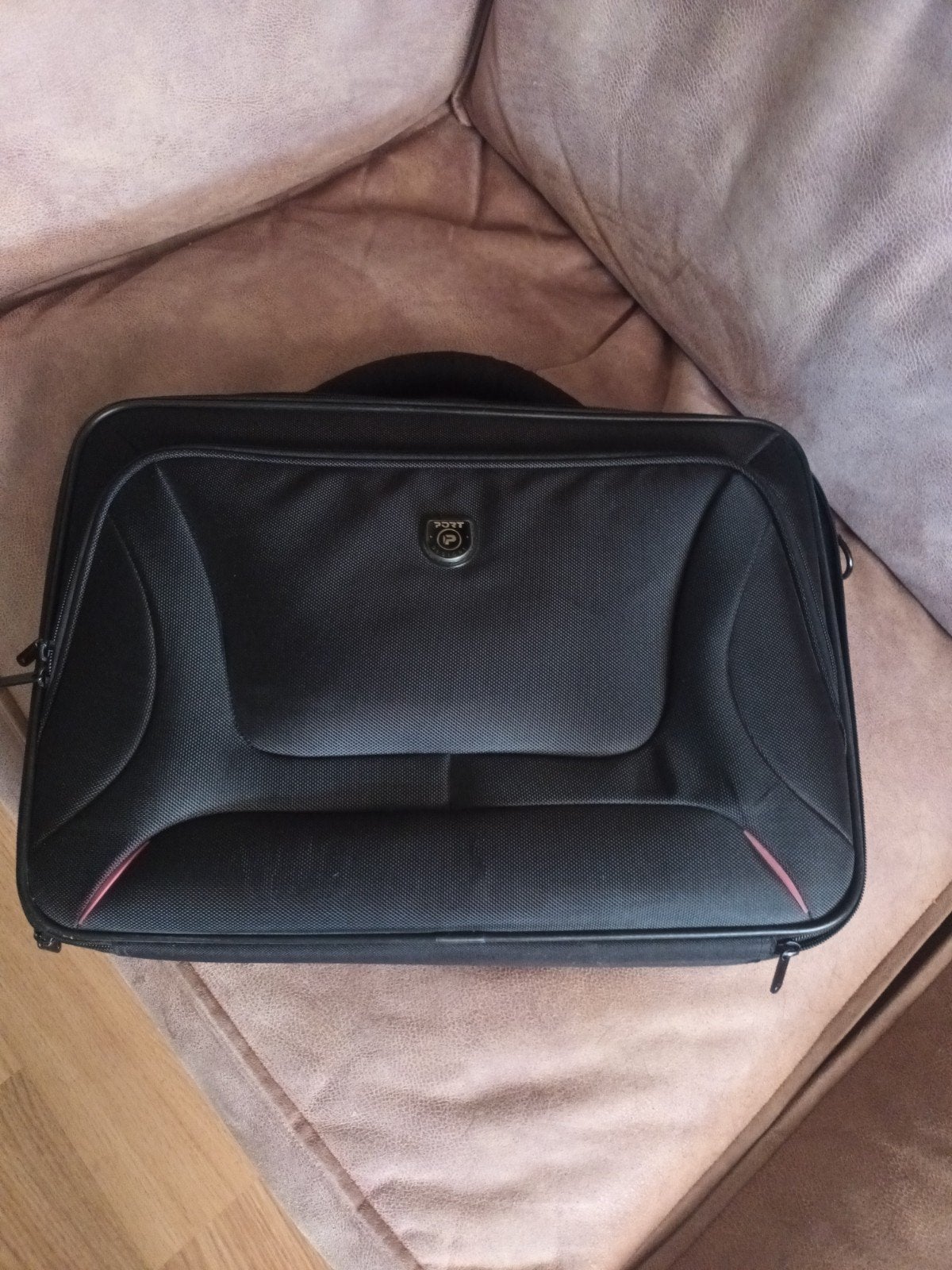 ✨️️Dell laptop met nieuwe Port Design Courcheval tas️✨️, Computers en Software, Windows Laptops, Met videokaart, 2 tot 3 Ghz, 15 inch