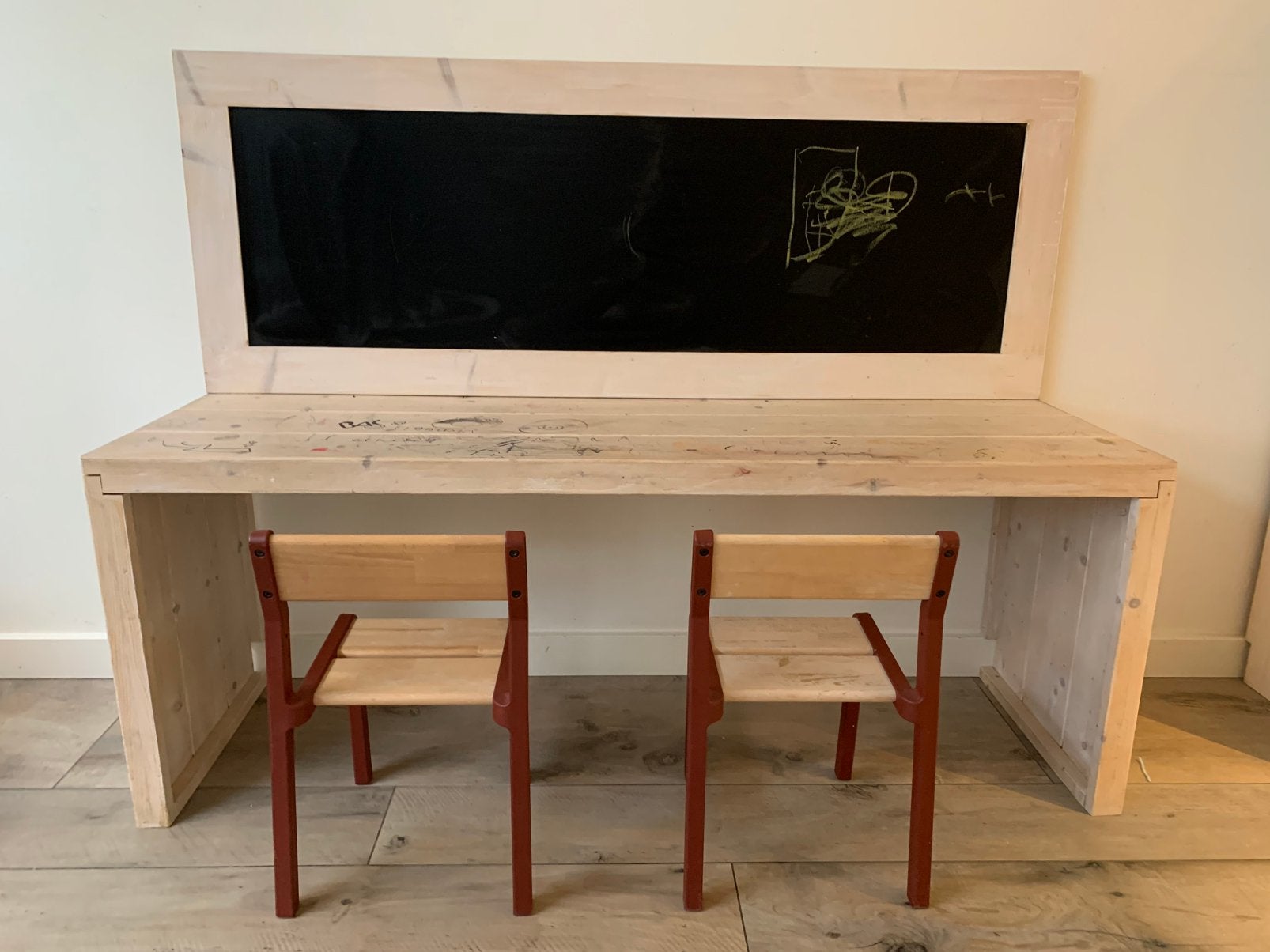 Tafel met krijtbord en stoelen, Ophalen of Verzenden, Gebruikt, Tafel(s) en Stoel(en)
