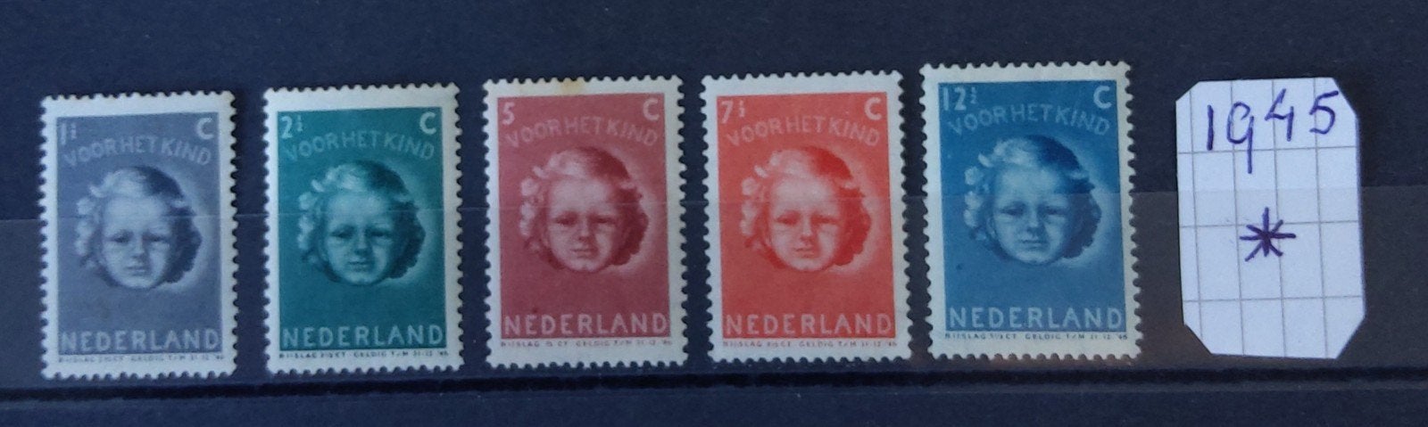 KINDERZEGELS  1945., Ophalen of Verzenden