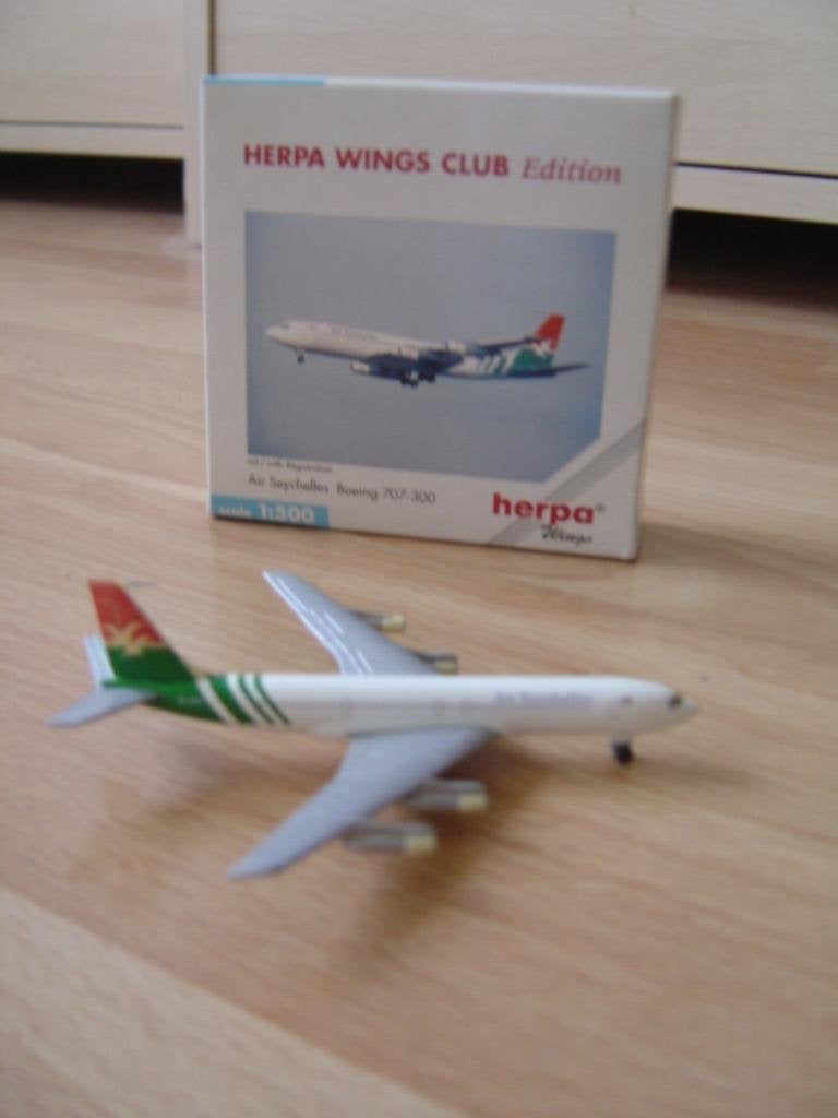 Herpa vliegtuig 1:500 Air Seychelles B707 S7-4HM clubmodel!, Ophalen of Verzenden, Zo goed als nieuw, Schaalmodel