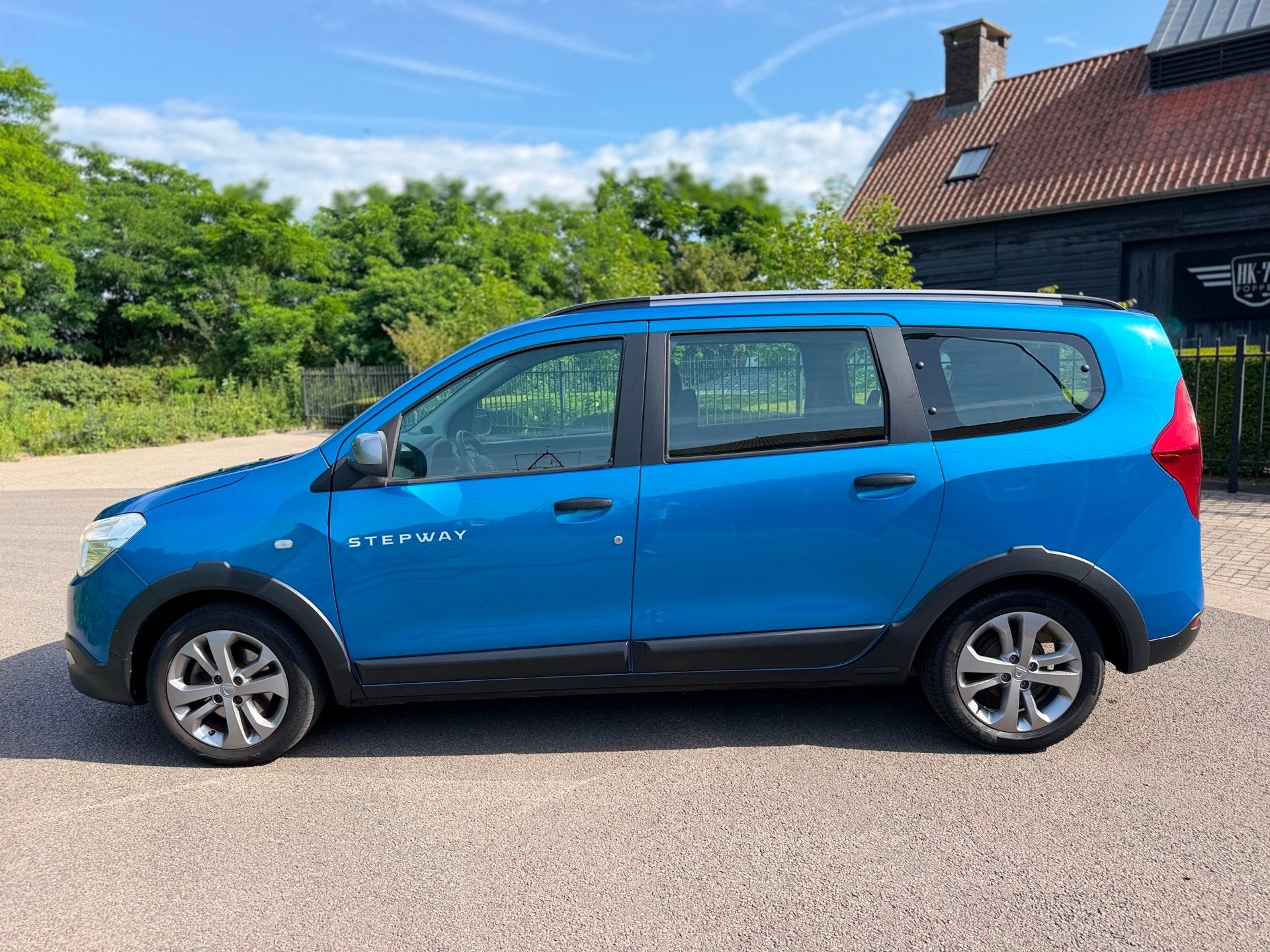 Dacia Lodgy 1.2 TCe Stepway 7-PERSOONS AIRCO CR.CONTR NAVIGA, Auto's, Voorwielaandrijving, Stof, Gebruikt, 4 cilinders