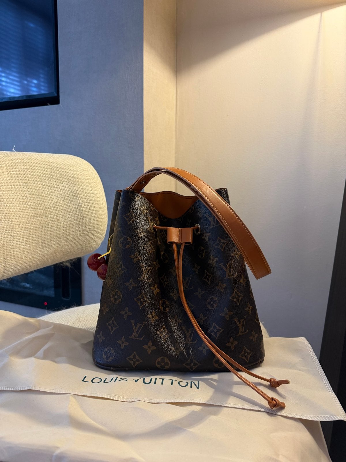 Louis Vuitton Monogram Canvas Noé Tas, Ophalen of Verzenden, Zo goed als nieuw, Bruin, Schoudertasje