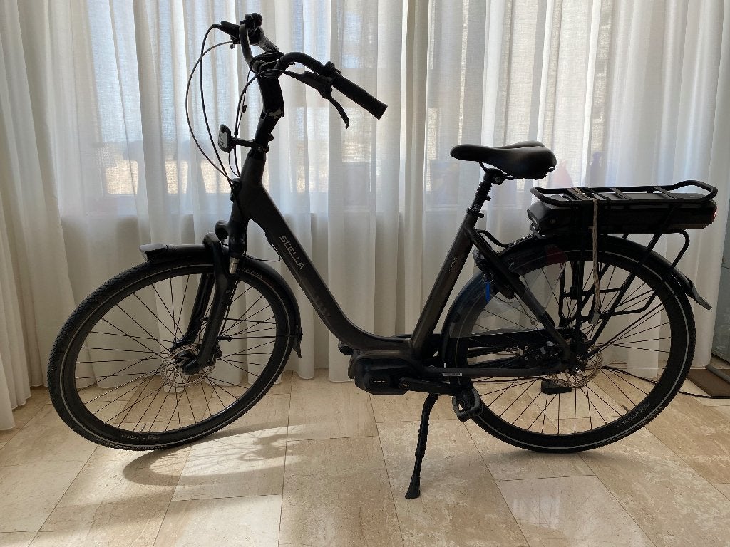 Electr.fiets, Stella Livorno, dark grey, Zo goed als nieuw, 51 tot 55 cm, 50 km per accu of meer, Ophalen