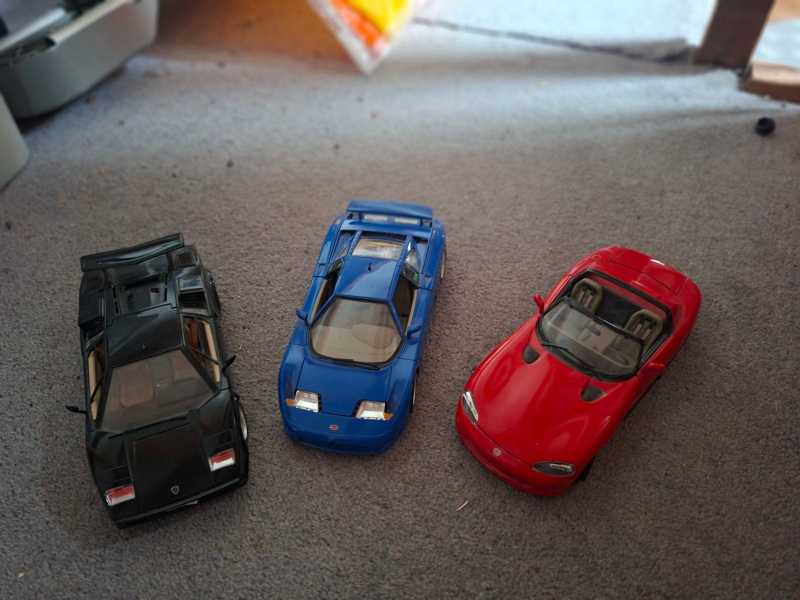 Set van 3 Burago modelauto's: Bugatti, Lamborghini, Dodge, Hobby en Vrije tijd, Modelauto's | 1:43, Ophalen of Verzenden, Gebruikt