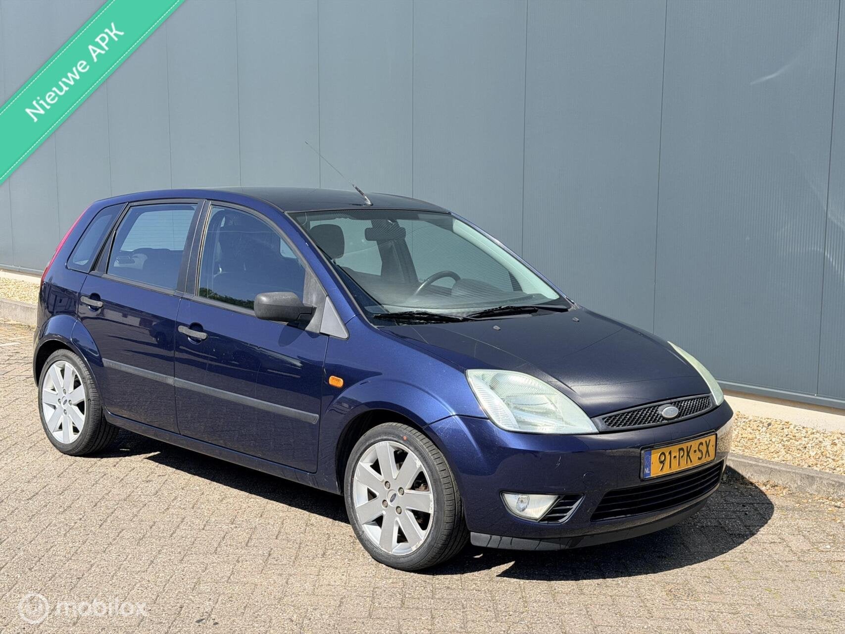 Ford Fiesta 1.3 Ambiente NAP/APK/TREKHAAK, Auto's, 1299 cc, 4 cilinders, Blauw, Origineel Nederlands