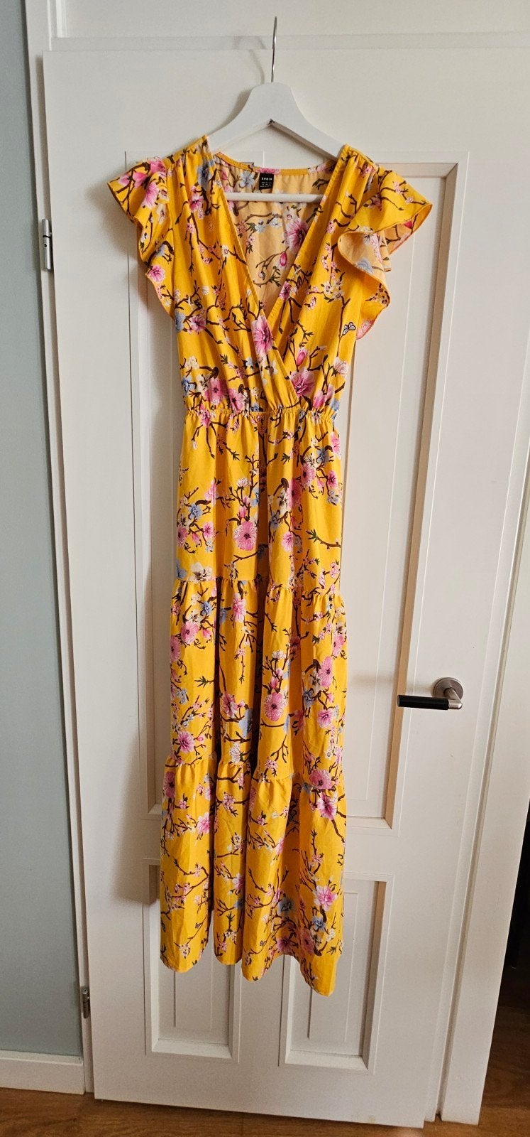 Shein Gele Maxi Jurk met Bloemenprint - Maat M, Maat 38/40 (M), Geel, Ophalen of Verzenden, Zo goed als nieuw