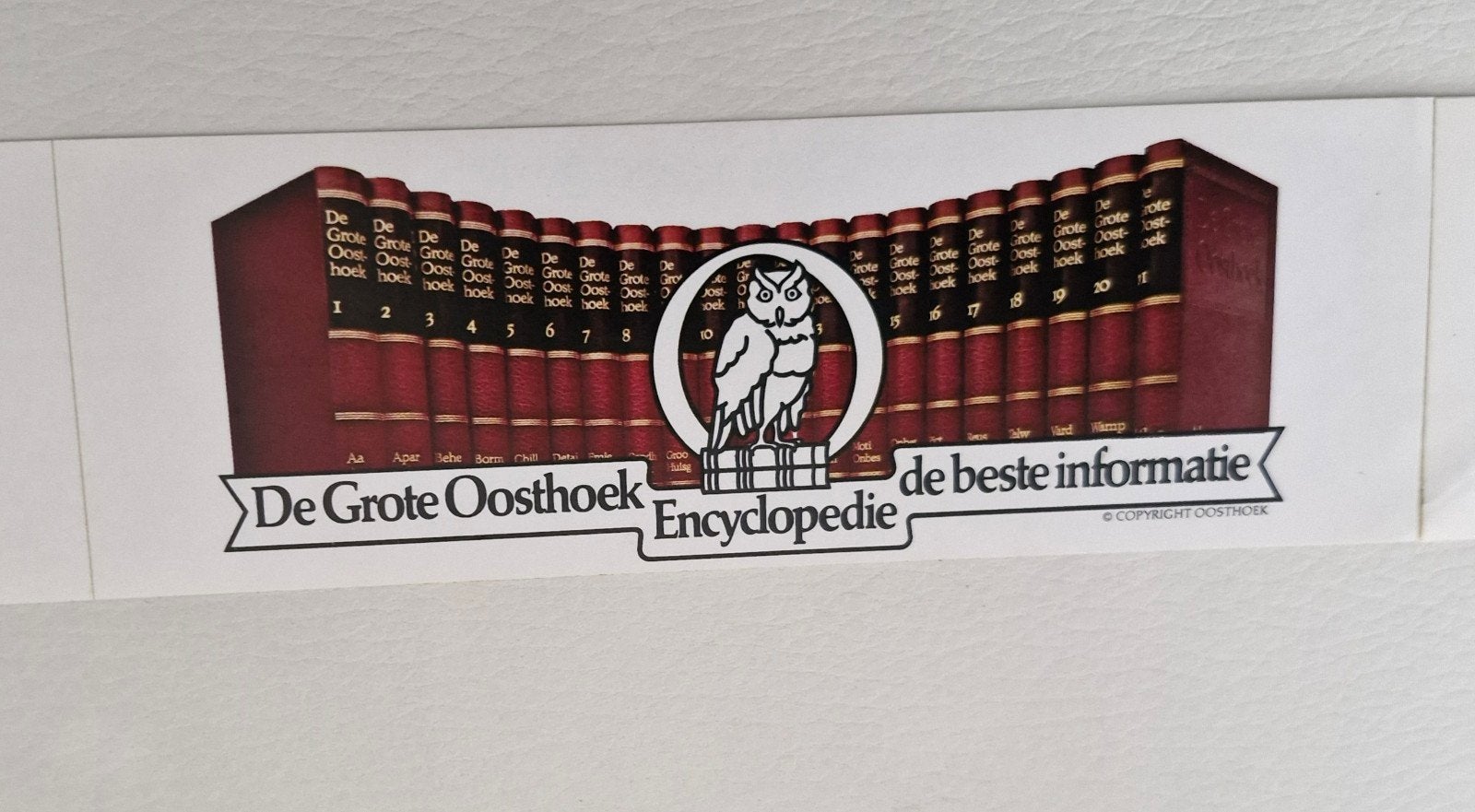 10006 Sticker De Grote Oosthoek Encyclopedie, Ophalen of Verzenden