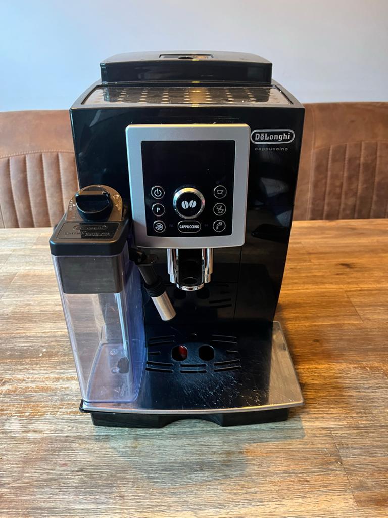 DeLonghi Cappuccino Koffiemachine - Zo goed als nieuw, Witgoed en Apparatuur, Koffiezetapparaten, Afneembaar waterreservoir, Koffiemachine