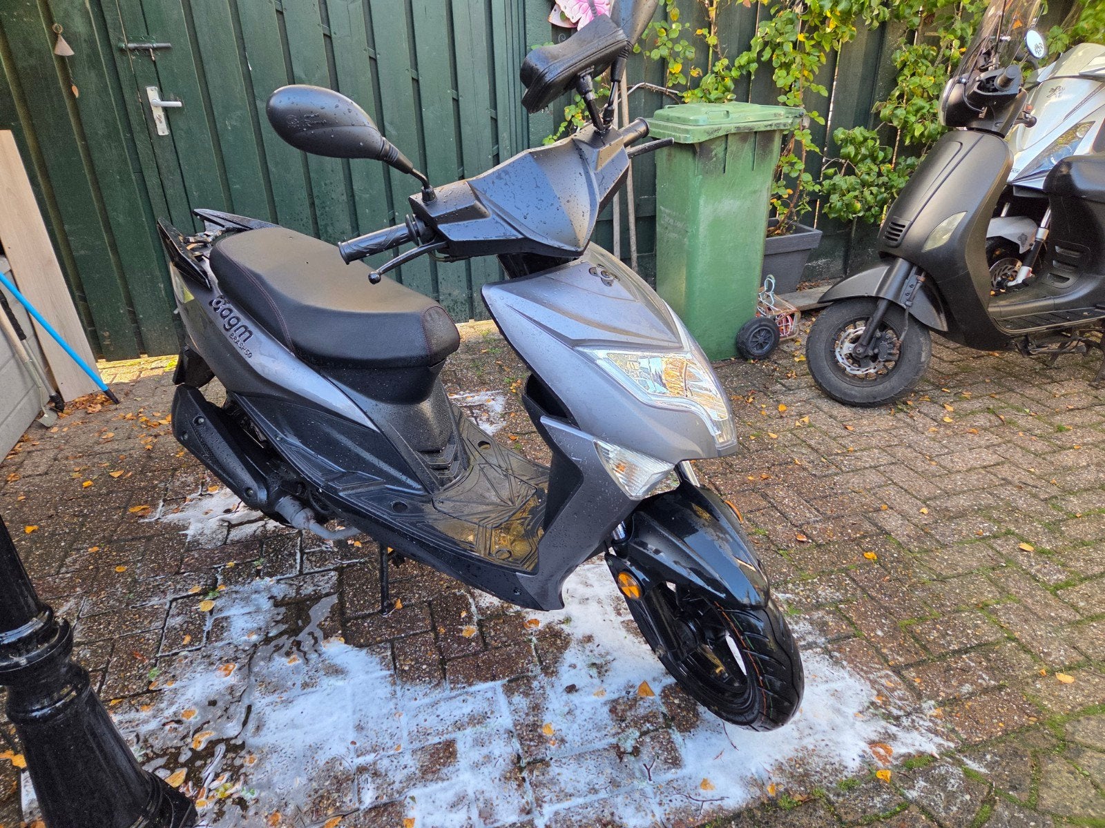 AGM BRASH 50 Scooter - Goed onderhouden, Fietsen en Brommers, Ophalen, Maximaal 45 km/u, 0 versnellingen, Zo goed als nieuw