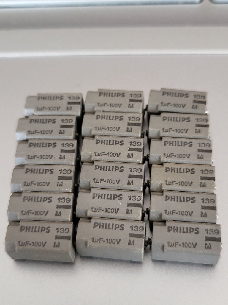 18x Long Life Aluminium Electrolytic Capacitor 1uF/100V, Ophalen of Verzenden, Nieuw