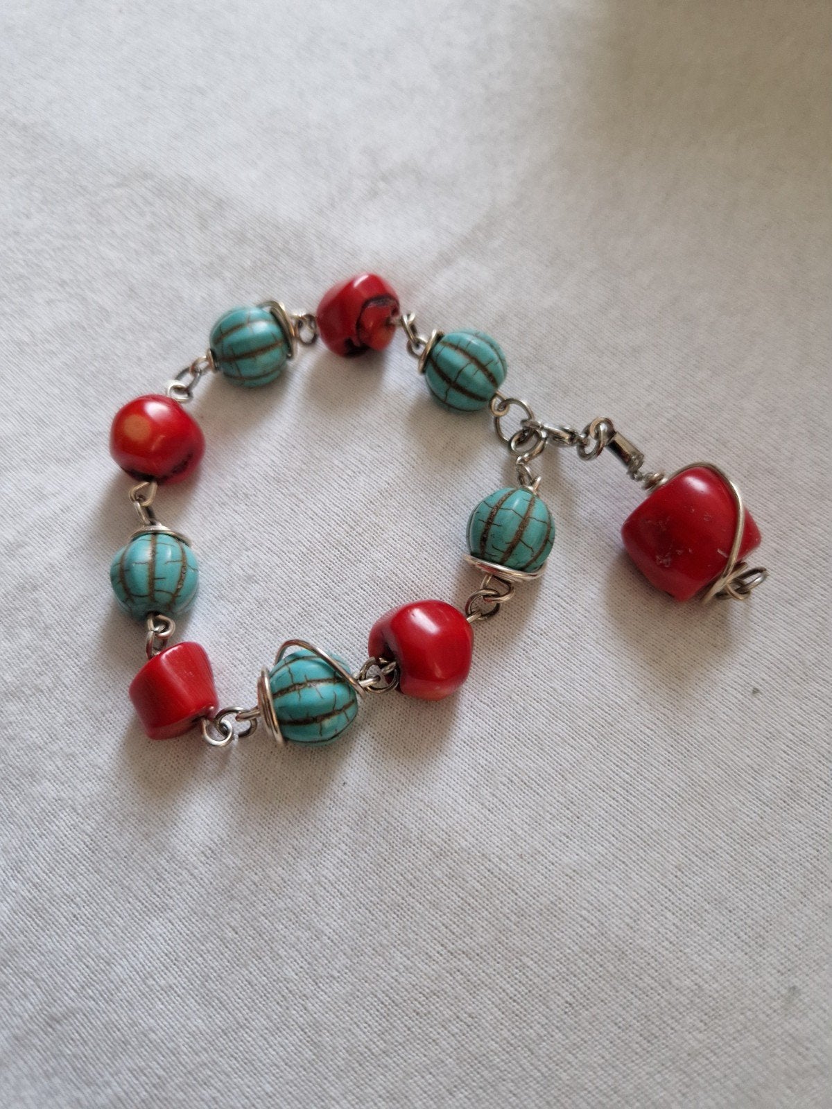 Bloedkoraal Armband met Turquoise Kralen, Sieraden, Tassen en Uiterlijk, Overige materialen, Ophalen of Verzenden, Rood, Met bedels of kralen