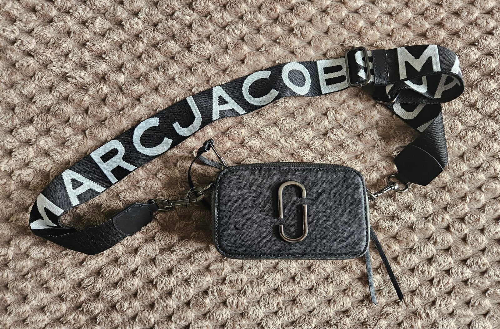 Marc Jacobs Snapshot Tas Zwart met Brede Band, Ophalen of Verzenden, Zo goed als nieuw, Zwart, Schoudertasje