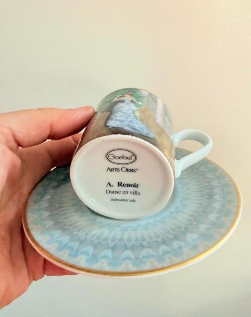 Goebel Artis Orbis Espressokopje Renoir "Dans in de stad", Antiek en Kunst, Antiek | Porselein, Ophalen of Verzenden