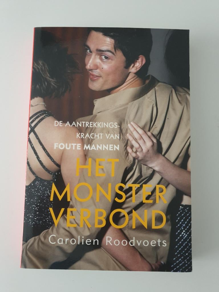 Het Monsterverbond - Caroline Roodvoets, Ophalen of Verzenden, Zo goed als nieuw