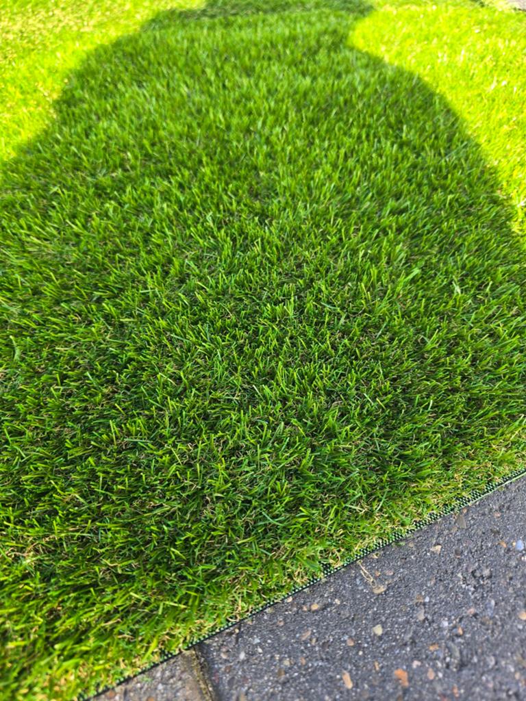 Kunstgras 30 mm hoog/2.50 x 8.10 meter/€300 mega aanbieding, Tuin en Terras, Gras en Kunstgras, Nieuw, 20 m² of meer, Ophalen of Verzenden