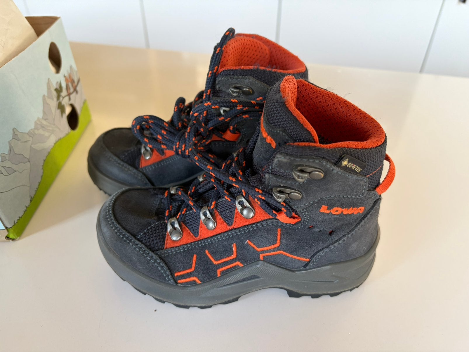 Lowa junior 29, Ophalen of Verzenden, Zo goed als nieuw, Schoenen