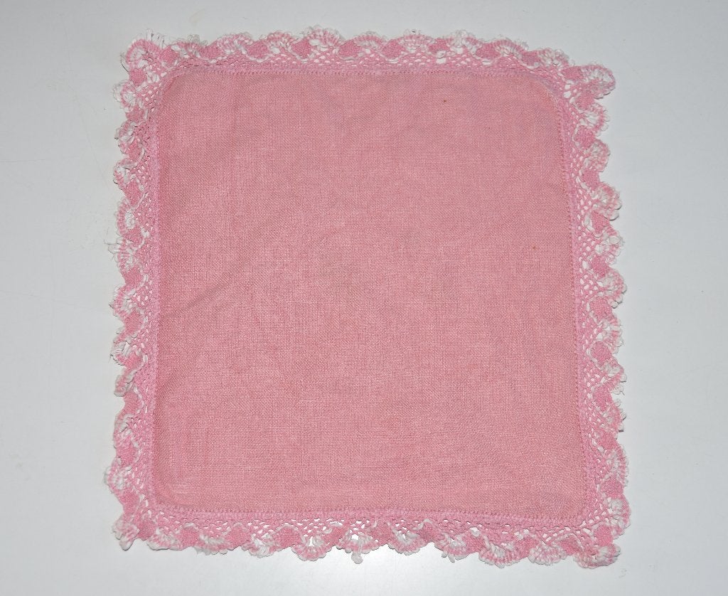 Brocante roze kleedje met kant, Verzenden