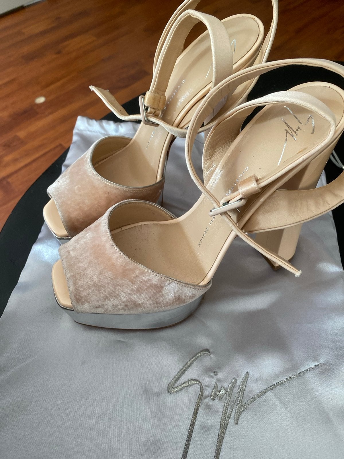 Giuseppe Zanotti Lavinia Velvet Platform Hakken Maat 40, Kleding | Dames, Ophalen, Gedragen, Overige kleuren, Pumps
