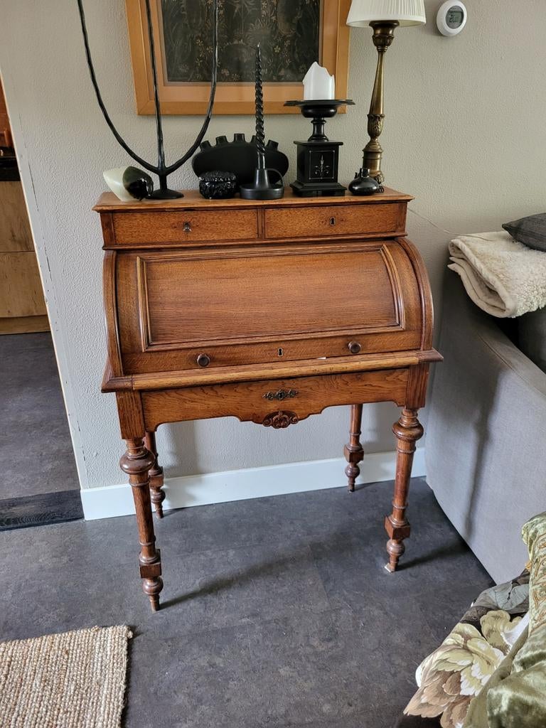 Eiken secretaire, Ophalen