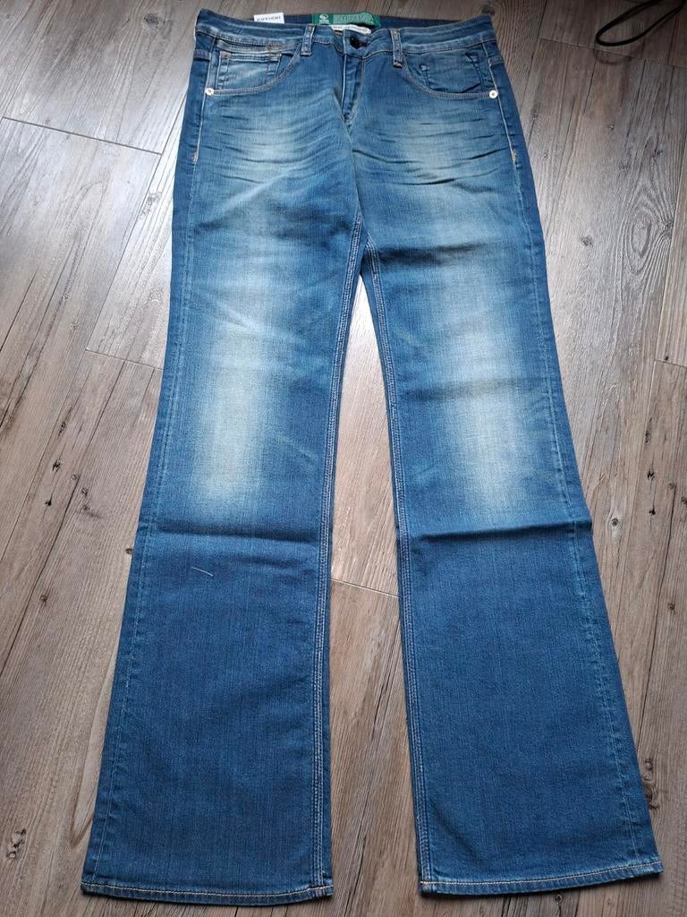 KUYICHI Wendy low bootcut jeans W30 L34, Kleding | Dames, Spijkerbroeken en Jeans, Blauw, KUYICHI, Nieuw, Ophalen of Verzenden