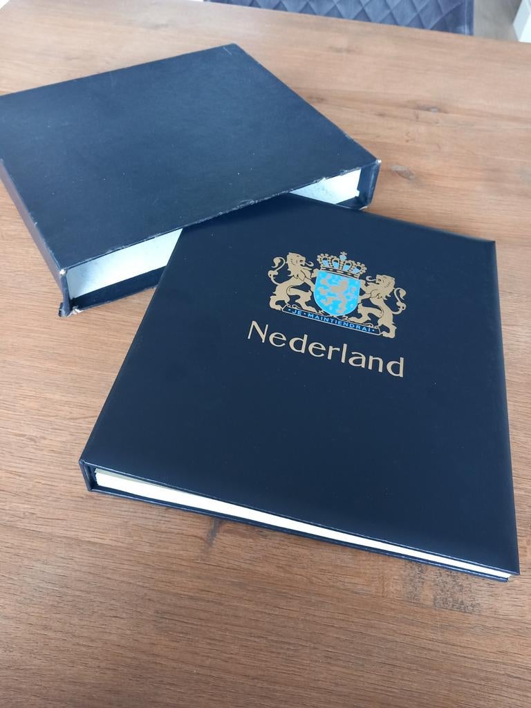 Nederland postfris verzameling in luxe Davo IV, Ophalen of Verzenden, Nederland