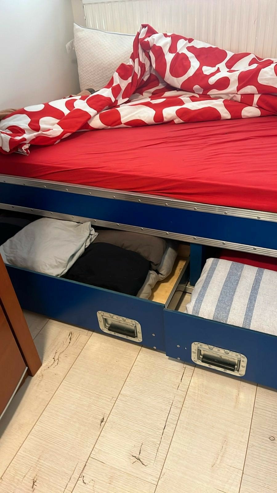 Te koop uniek bed, moet zo snel mogelijk weg, Ophalen, Flight cases, 90 cm, Eenpersoons