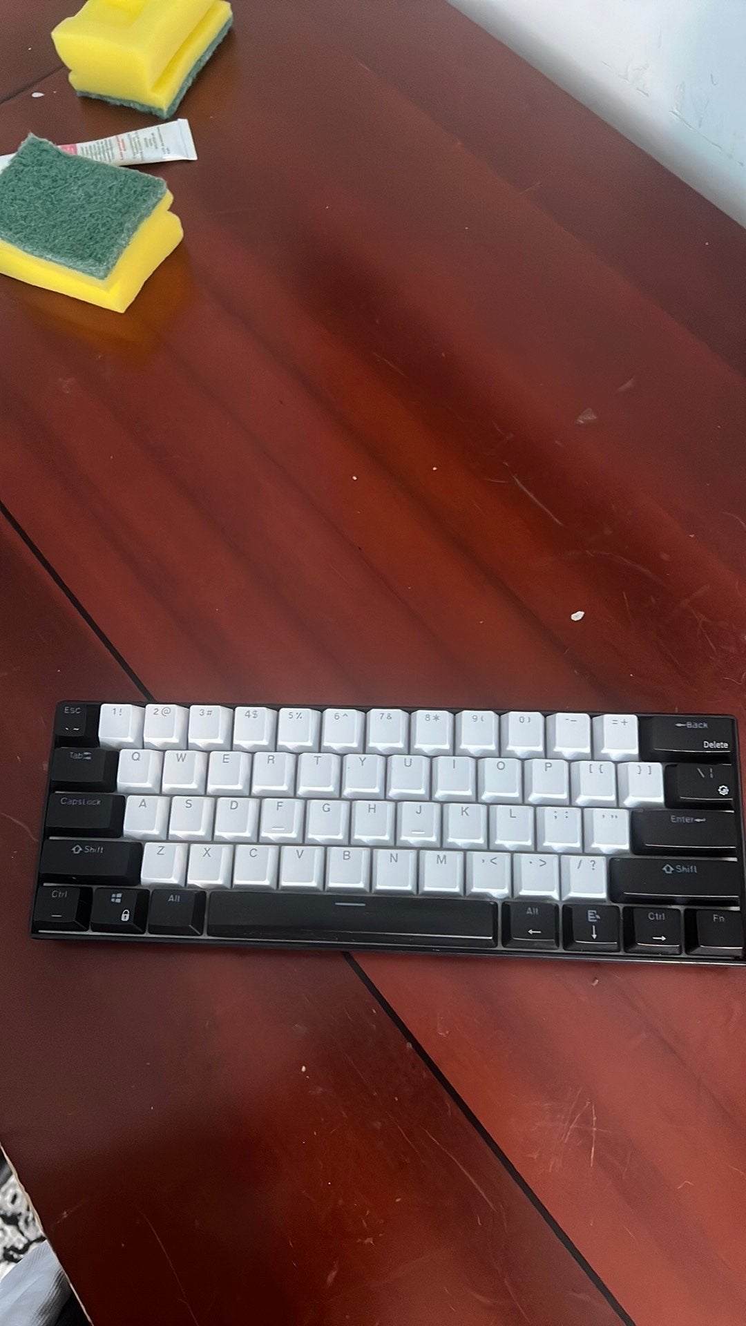 RK61 Mechanisch Toetsenbord – Rode Switches, Computers en Software, Gaming toetsenbord, Ophalen of Verzenden, Zo goed als nieuw