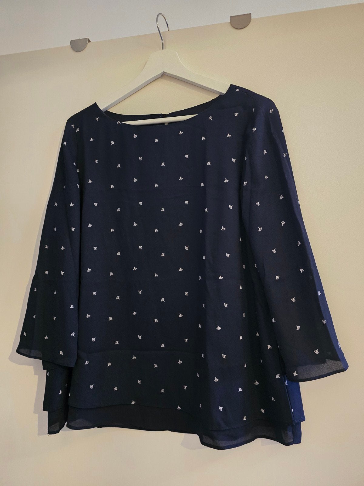 Mooie blauwe blouse van Esprit met witte stippen, maat 38., Ophalen of Verzenden, Zo goed als nieuw, Maat 38/40 (M), Blauw