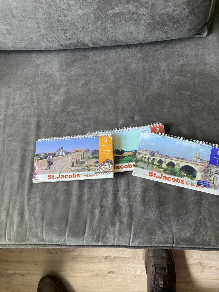 St. Jacobs fietsroute boekjes - Santiago de Compostela, Boeken, Fiets- of Wandelgids, Europa, Ophalen of Verzenden, Gelezen
