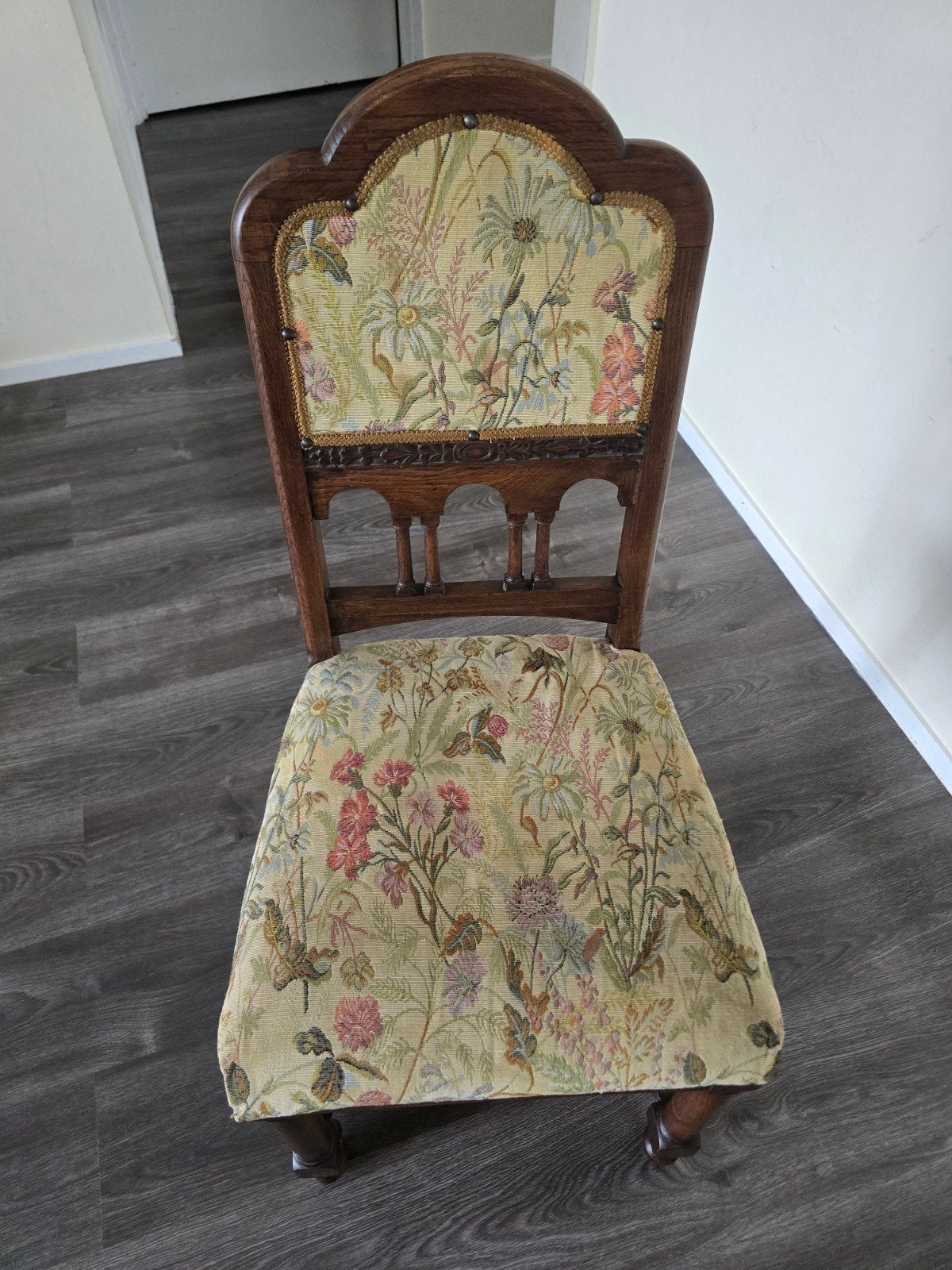 Antieke stoel met geborduurde bekleding, Antiek en Kunst, Ophalen of Verzenden